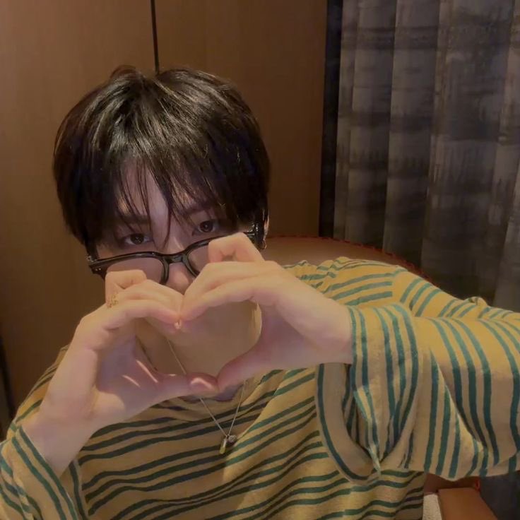 iKaurina's tweet photo. @kimlechan thank you for everything you’ve given me, love! ♡. and i’m so, so sooo… really appy to have you by my side. let’s spend more time together, would you? :3 https://t.co/91UgPZuEtI