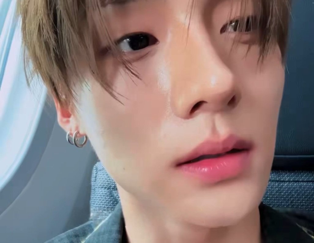19wons's tweet photo. sangwon dibaca CANTIK https://t.co/RY0xF11Onh