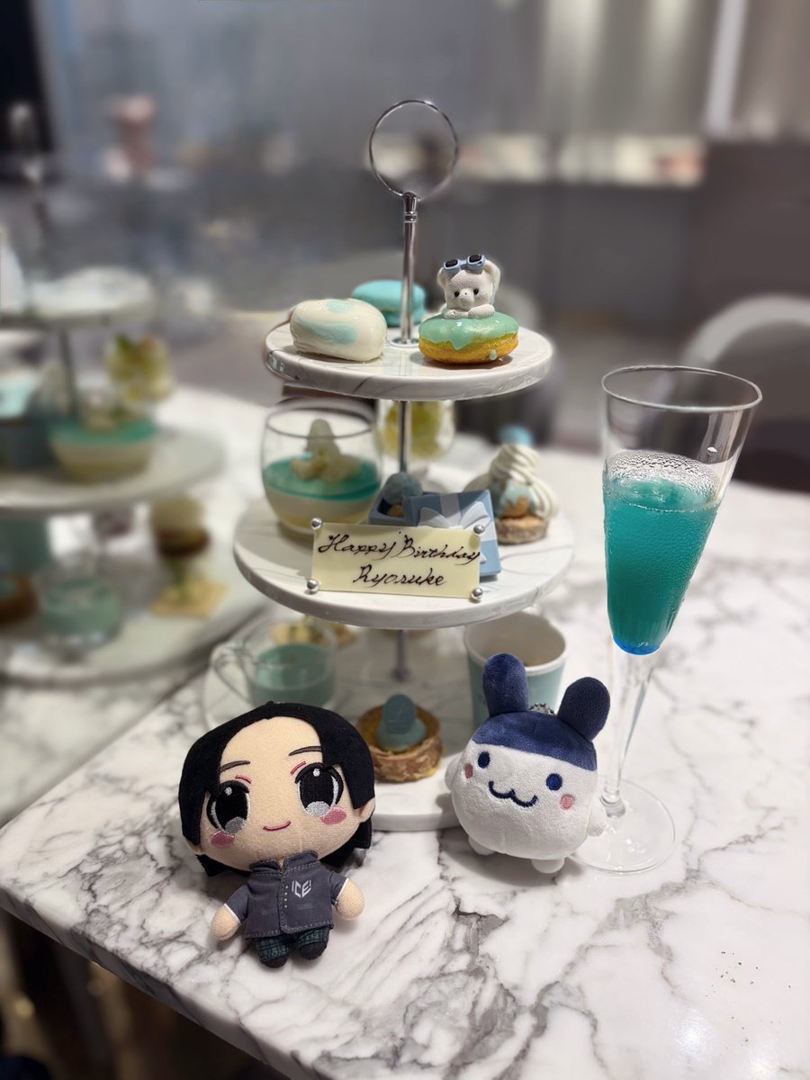 2gfed's tweet photo. ⠀
(⌒⌒)
ﾟヽ／。　　　  （⌒⌒)
　｜ 　ᕱ୨୧ᕱ　  ＼／ﾟ
　｜　 ﾐ*･⩊･ﾐ 　   ｜
┏§━━U━U━━§┓
♡𝖧𝖺𝗉𝗉𝗒 18th 𝖡𝗂𝗋𝗍𝗁𝖽𝖺𝗒♡
┗━━━━━━━━┛

#Happy_Ryosuke_Day #八神遼介 https://t.co/U2CfeyYal9