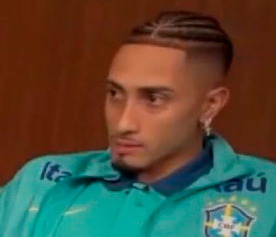 desimpedidos's tweet photo. "Gol de quem, filho?"

Eu na frente da TV em silêncio absoluto: https://t.co/PkUIfEzwVd