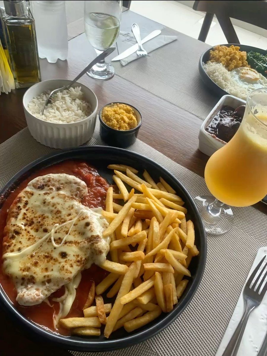 seasilkz's tweet photo. bom dia no intervalo de almoço do primeiro dia de trabalho pós férias, já digo que quero férias de novo! https://t.co/9w88NqH9Ky