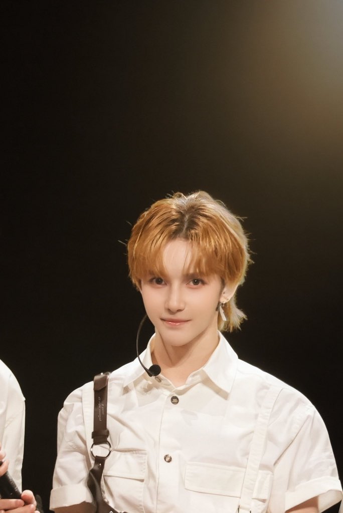 mxgstt's tweet photo. Happy birthday to our future star! Never forget that we're always here cheering for you, rain or shine.

HAPPY 21ST DANIEL DAY
#다니엘21살꿈이이루어지길  
#ShineBrightDaniel21 https://t.co/xxXSWI7fEs
