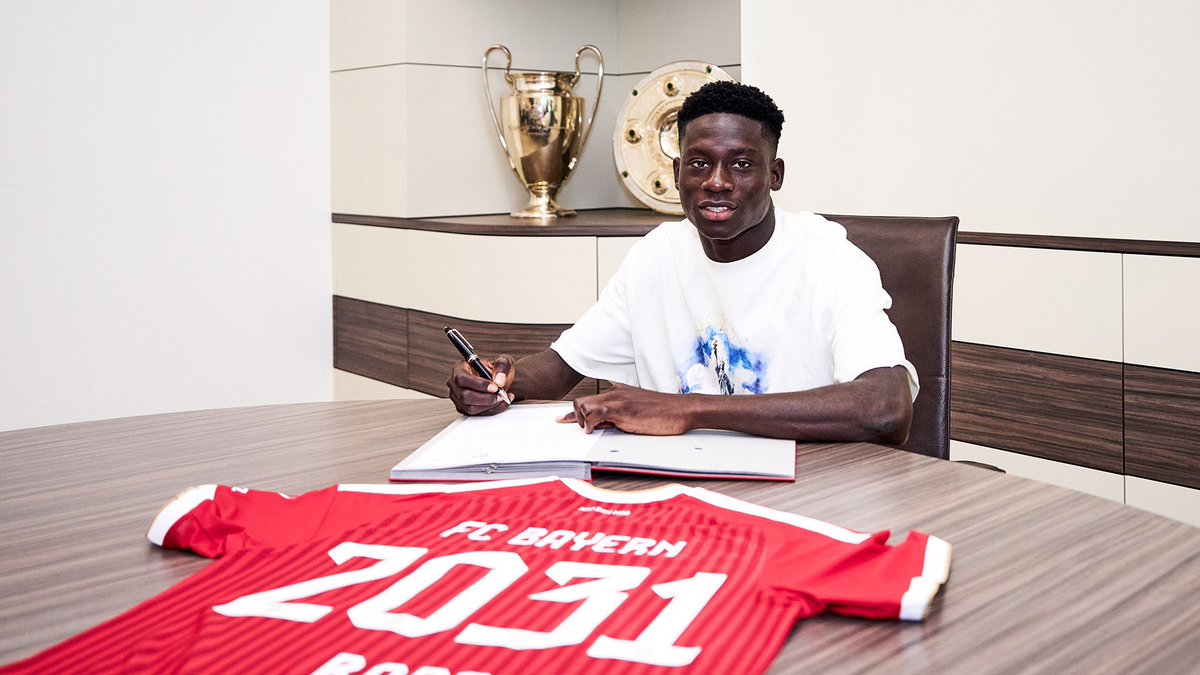 k_munchen08's tweet photo. OFICIAL: El Bayern ha completado el fichaje permanente de Bara Sapoko Ndiaye con un contrato de 5 años hasta 2031.

[ @iMiaSanMia, @FCBayern 💎] https://t.co/x2GzGbJOM1