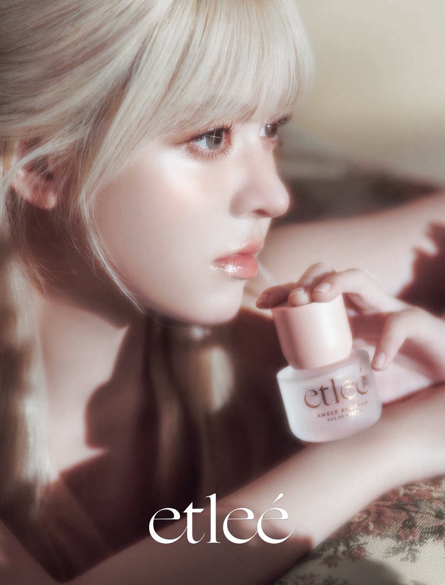 nmixxpics_'s tweet photo. Lily looks elegant &amp; stunning for her personal pick for etleé korea, choosing the “amber bourbon” scent. https://t.co/raUulNKkev