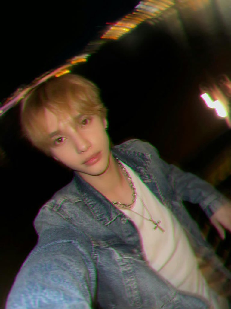 mxgstt's tweet photo. Sending you all my love on your 21st. Stay safe, stay happy, and get ready for the world to know your name.

HAPPY 21ST DANIEL DAY
#다니엘21살꿈이이루어지길  
#ShineBrightDaniel21 https://t.co/IShCyQlYBV