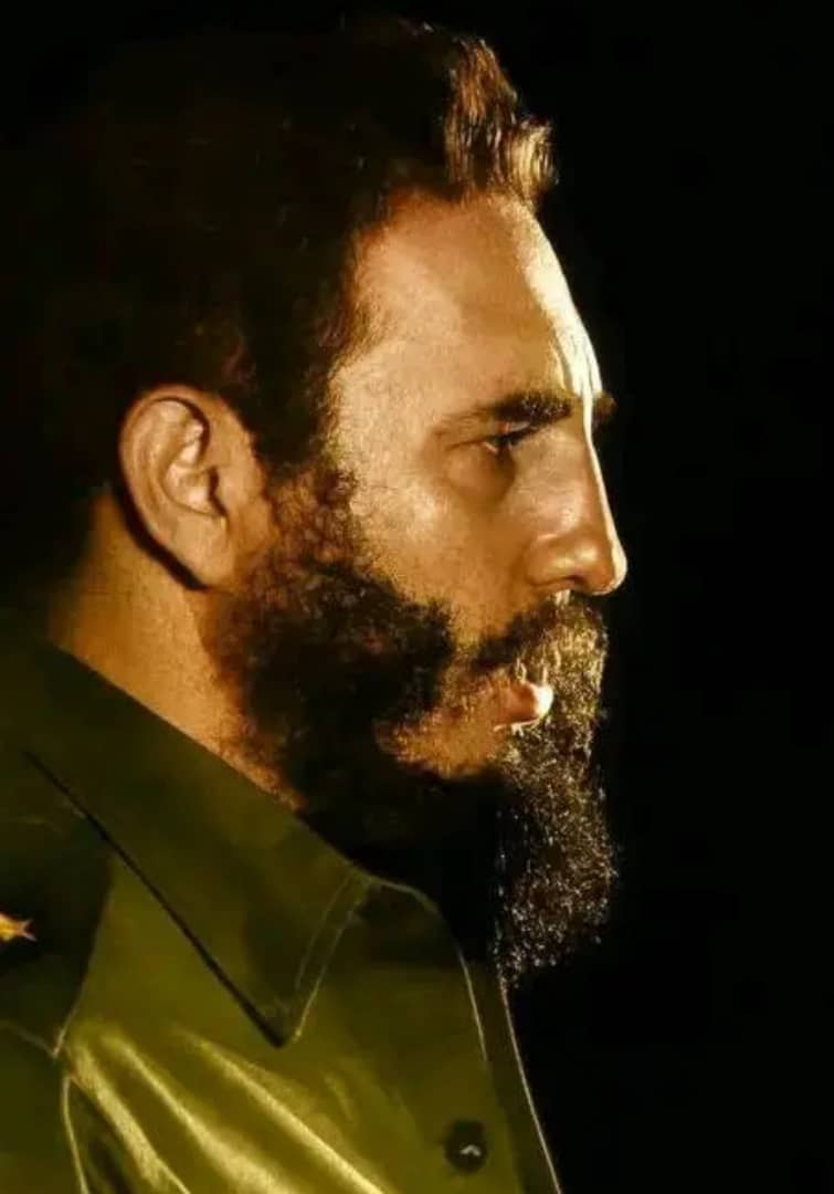 Nashlye_73's tweet photo. Se acerca el Centenario y aunque el tiempo pase, hay figuras que no se miden en años sino, en legado. #100AñosConFidel #FidelViveEntreNosotros https://t.co/QSTD7FsJsX