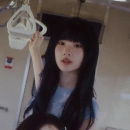 juunsupremacy's tweet photo. kim juun looks so cute with bangs 🥹🤏🏻 https://t.co/hz6MbYvm01