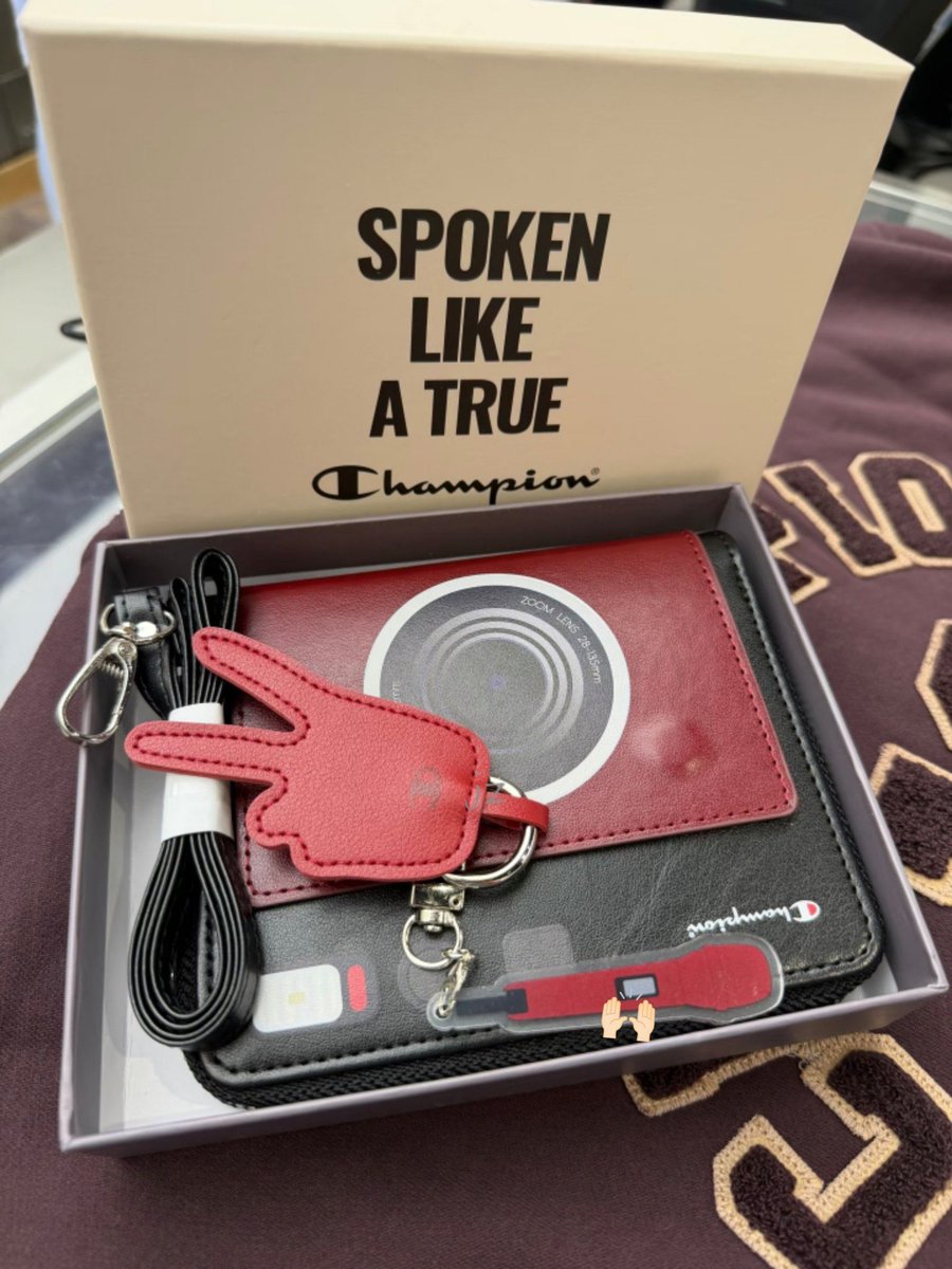 layovermoods's tweet photo. taehyung champion free gift with purchase of certain price 😮look at the red gloves and his iconic red mic OMG THIS IS SO COOL 😩🔥 https://t.co/YBEno1HMsF