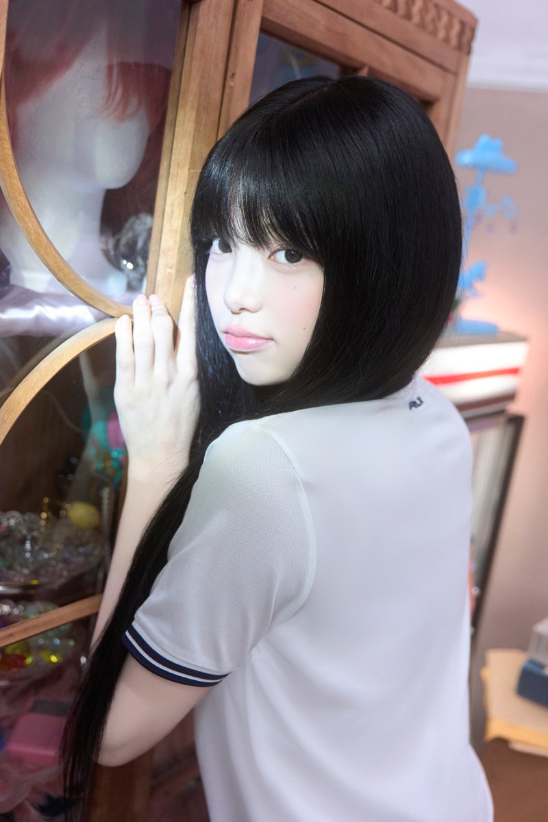 ianpicts's tweet photo. iconic heart mv image ♡ #ian https://t.co/AYOtOQNXu6