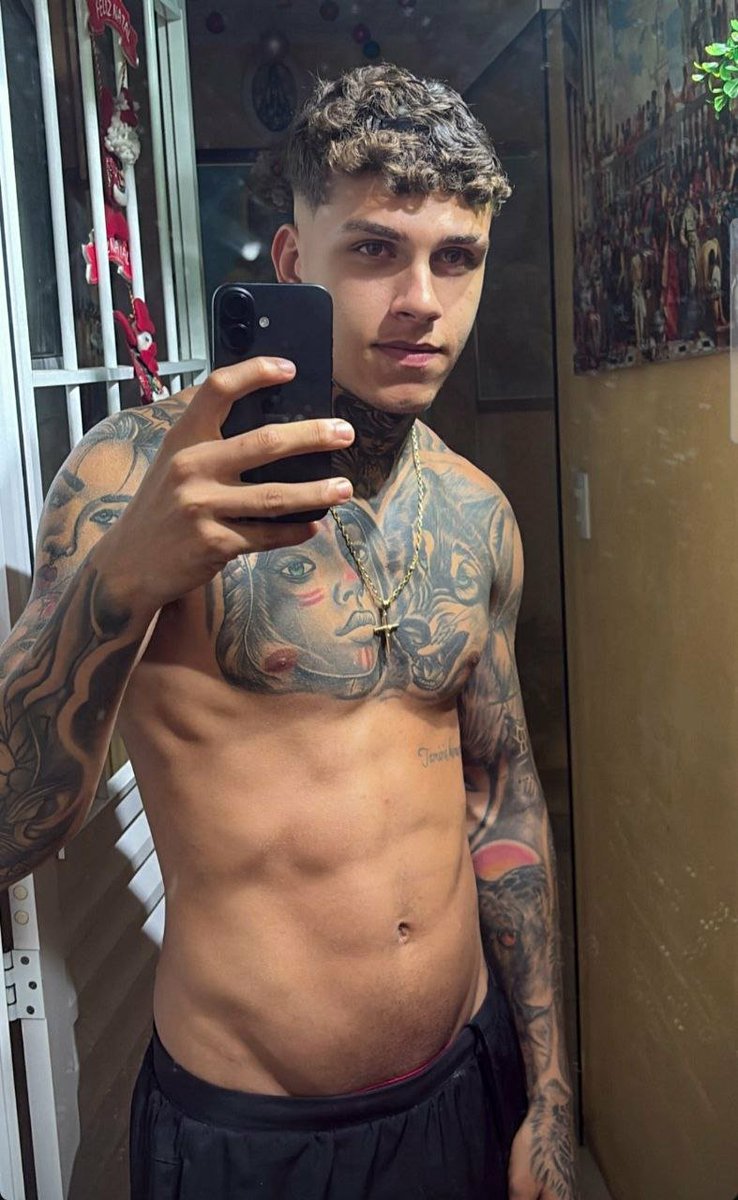 onlyfree2054's tweet photo. Junior Honorato 🍆🍆😍😍 

Mais conteúdos🍆: https://t.co/Mt5PoFjFwt https://t.co/4zq4iLyZWK