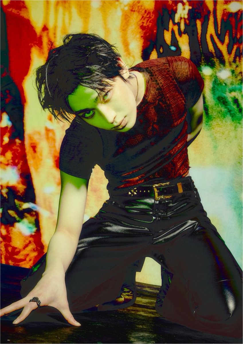 silentstarsnk2's tweet photo. i genuinely lost my abolity to talk no jokes this is so serious THE WAY SUNOO LOOKS SOO INNOCENT IN FIRST PHOTO AND THEN HOT AS FUCKKKKKK IN THE 2ND SAVE ME PEOPLE https://t.co/EAbO893bEv