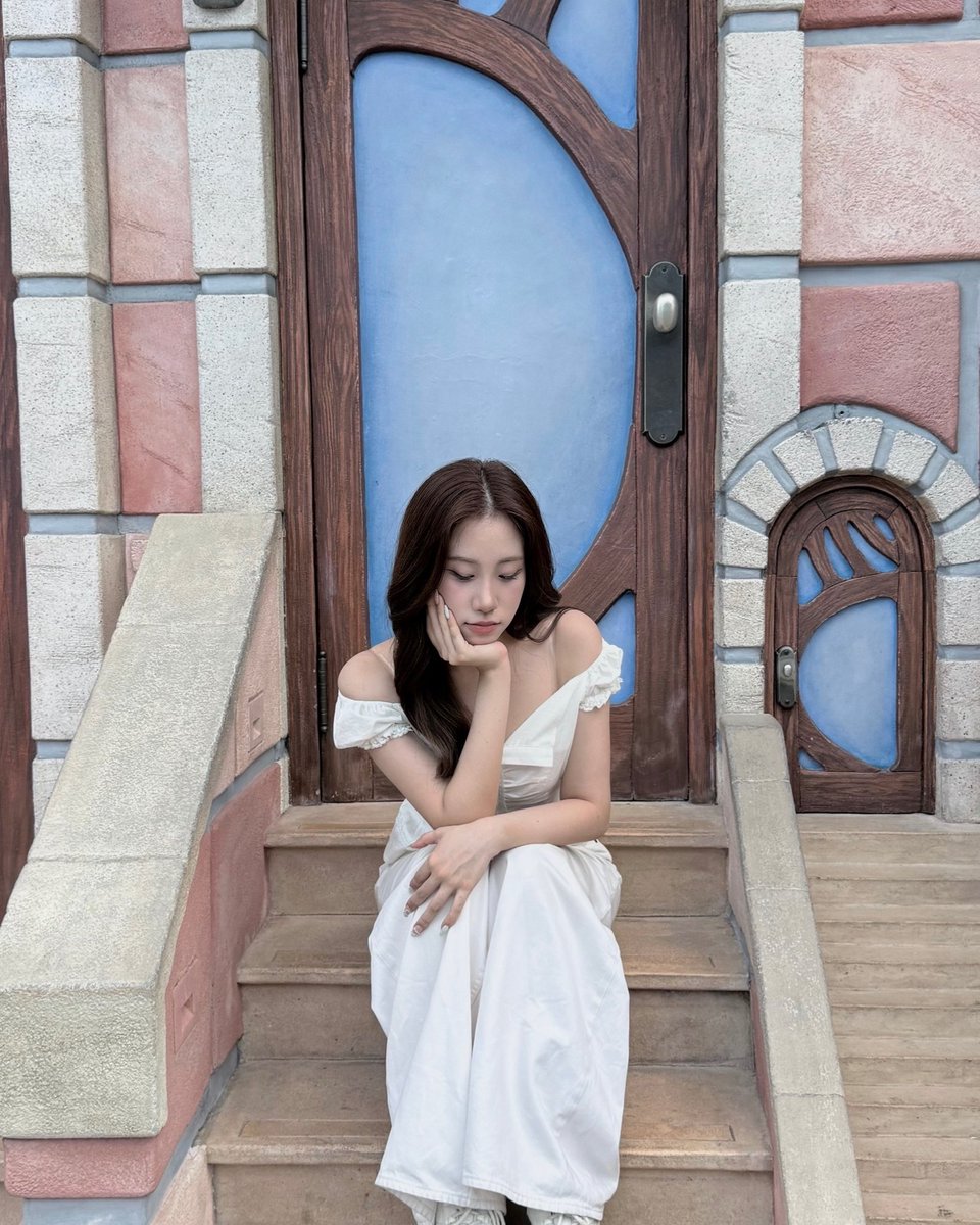 erroroneair's tweet photo. ชั้นขออวยยศภาพ ซิดนี่ย์ Set Disney ชุดขาว เป็น set ที่เลิศที่สุด princess ที่สุด ตำนานที่สุด #SydneyPS https://t.co/BaH5XsJ541