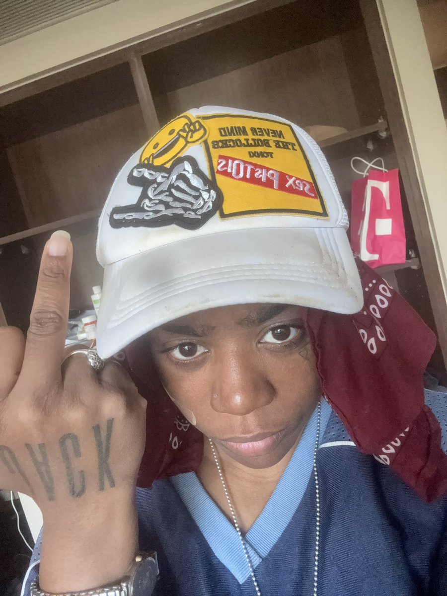 slimevinnie's tweet photo. IMA RUIN U KUNT 😂🐍🎊 https://t.co/C5F3IN0bWC