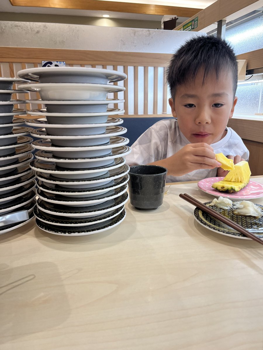 MinitopB's tweet photo. フルーツ好きのスイーツ男子。濃くて熱いお茶にハマってますw https://t.co/Y7D4oEc2Kx