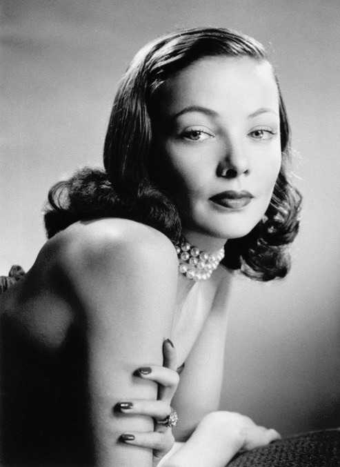 Suzanne08253534's tweet photo. Gene Tierney, 1955. Photo by Philippe Halsman

"Undeniably the most beautiful woman in movie history.“ - Darryl F. Zanuck, former chief of production at Twentieth Century Fox https://t.co/Q0l1KB9XYv