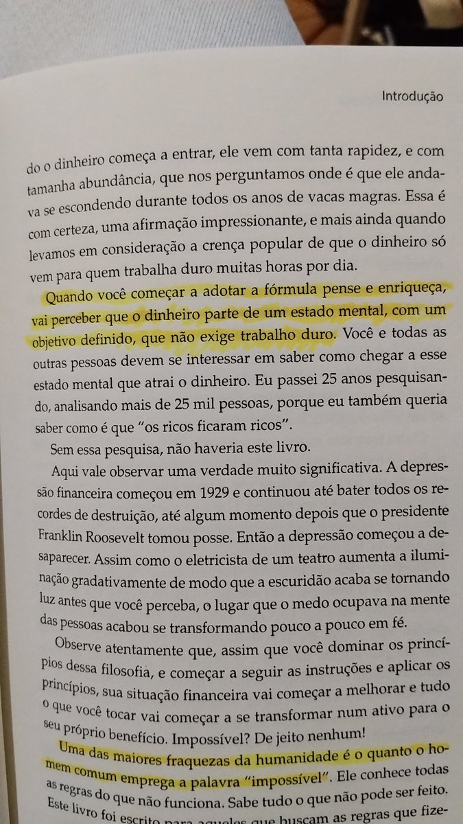 VitorFelipedeO1's tweet photo. A riqueza que você tanto busca, começa na mente! 
Invista em conhecimento! 😉👌🏽
#prosperidade #abundancia #riqueza https://t.co/US5jDfbgWW
