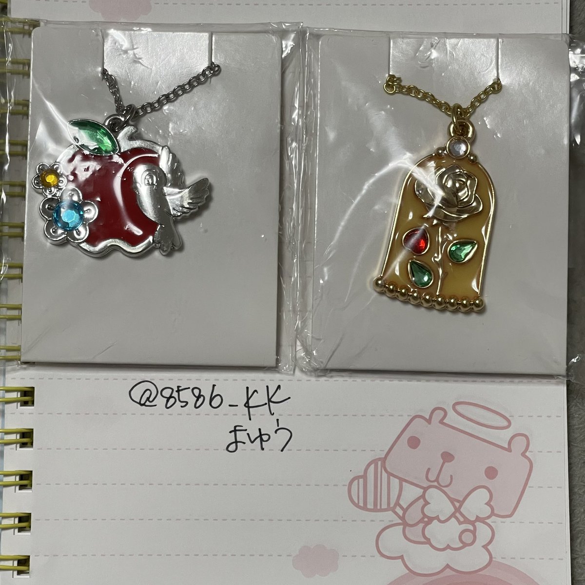 8586_KK's tweet photo. 交換
ディズニー プリンセス ネックレス

【譲】
白雪姫
ベル

【求】
シンデレラ
ジャスミン

郵送での交換希望です。
検索からでもお気軽にお声かけください。 https://t.co/IrLKiMa9oa