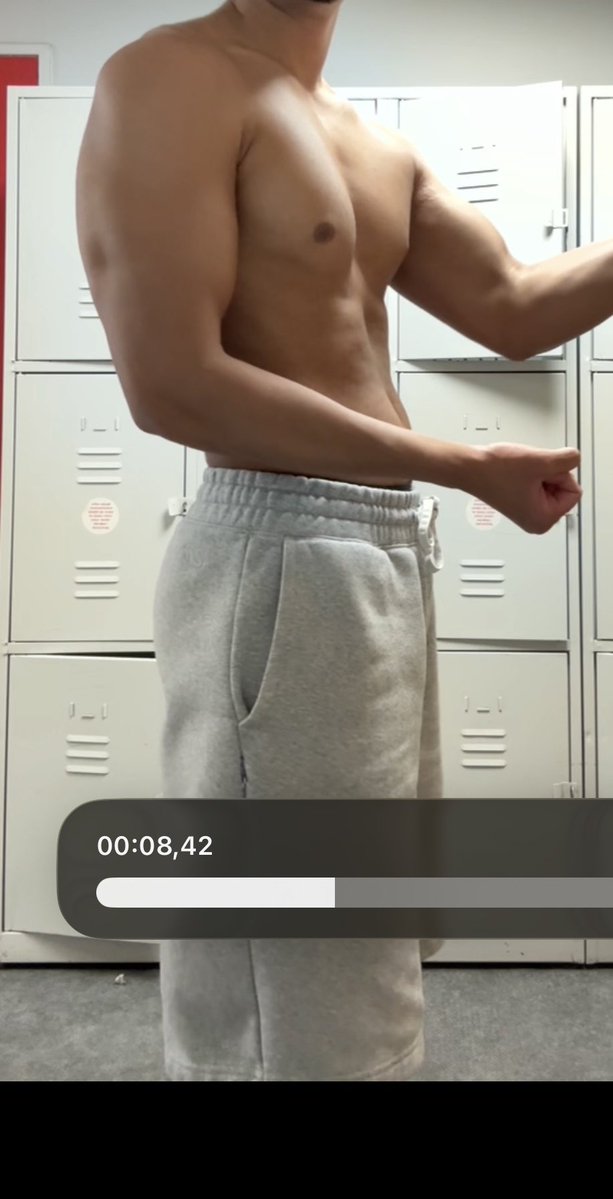 NaraRedemption's tweet photo. Un peu plus d’avants bras et de pecs et c’est bon j’ai mon physique prime https://t.co/P0bQvxVxFZ