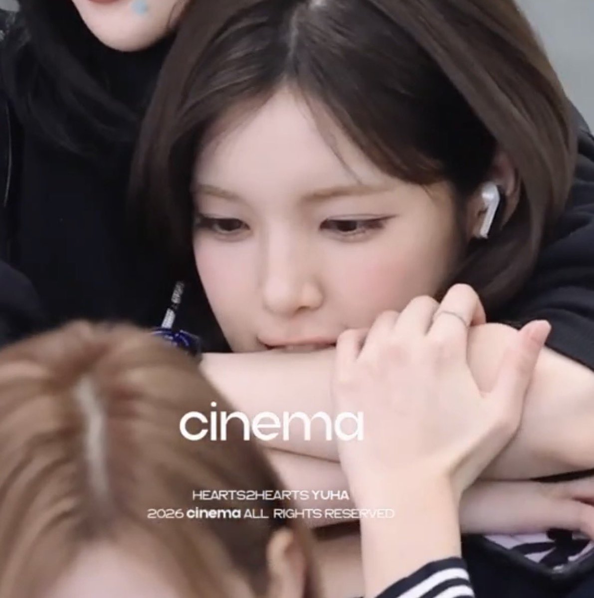 jjuunnii23's tweet photo. 그럴만함 아주 콱 물린것처럼 보임 https://t.co/3XzyI1Wozc