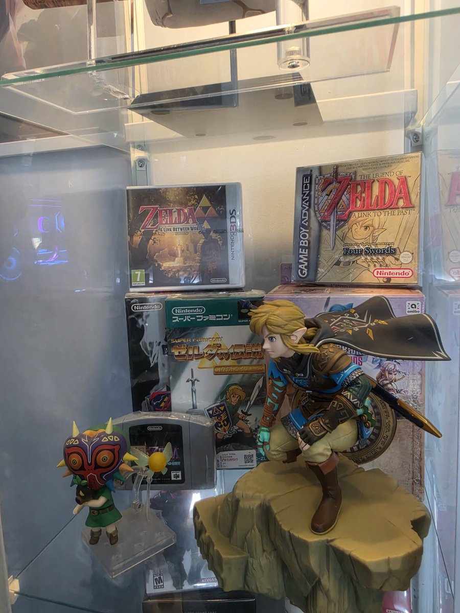 TVGCollector's tweet photo. Here's a sneak peak of my gaming collection, and there's plenty more to see!

At the moment I'm trying to get more Zelda, Resident Evil and Metal Gear Solid stuff. Let me know if you see any great retro deals! https://t.co/3UkRd72Eug