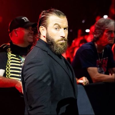 TheJohnSkyler's tweet photo. #NewProfilePic https://t.co/Y6hMGKY7Sk