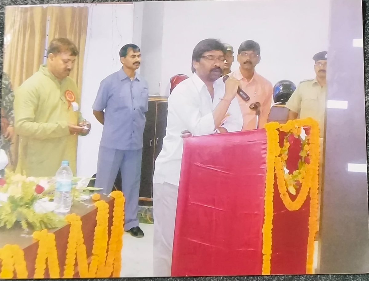 jharmahasangh's tweet photo. माननीय मुख्यमंत्री श्री हेमन्त सोरेन झारखंड सरकार के जन्म दिन पर बहुत बहुत बधाई ढेरों शुभकामनाएं 🙏🙏 आपका विश्वासी सुनील कुमार साह, महामंत्री झारखंड राज्य अराजपत्रित कर्मचारी महासंघ सत्यदेव शाही भवन रांची 🙏🙏🙏🙏🙏🙏🙏🙏🙏🙏🙏🌹🌹🌹🌹🌹🌹🌹🌹🌹🍿🍿🍿🍿❤️🙏 https://t.co/WjNHGk3nEm
