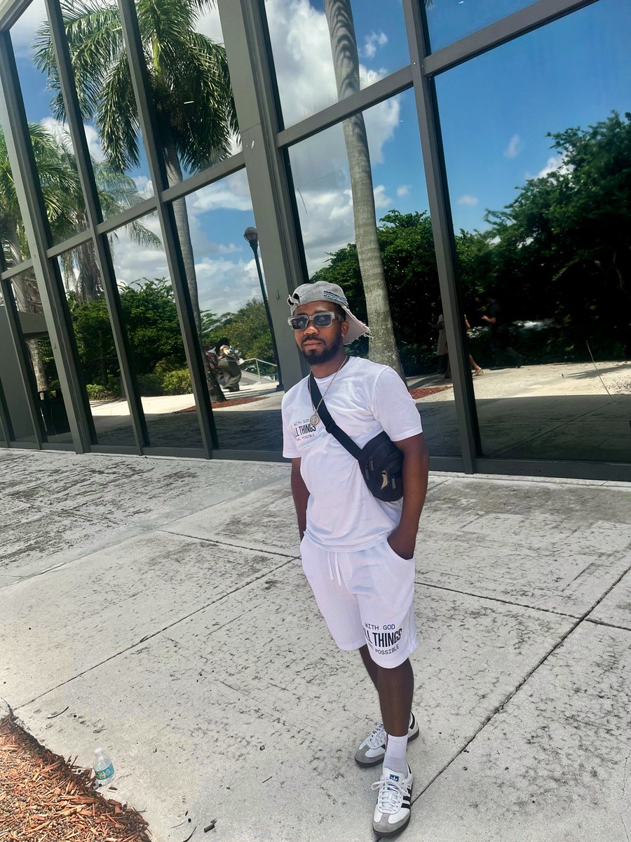 StandBright1's tweet photo. With God all things are possible …
https://t.co/bbKy9Qsouu set available now , keep yours eyes open on instagram at sb_clothingline. 

#clothingbrand #christianbrand #fyp https://t.co/ngHXZJcerE