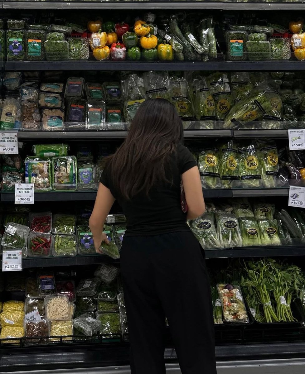 Diorgirlx's tweet photo. grocery store https://t.co/TgvXnOM87B