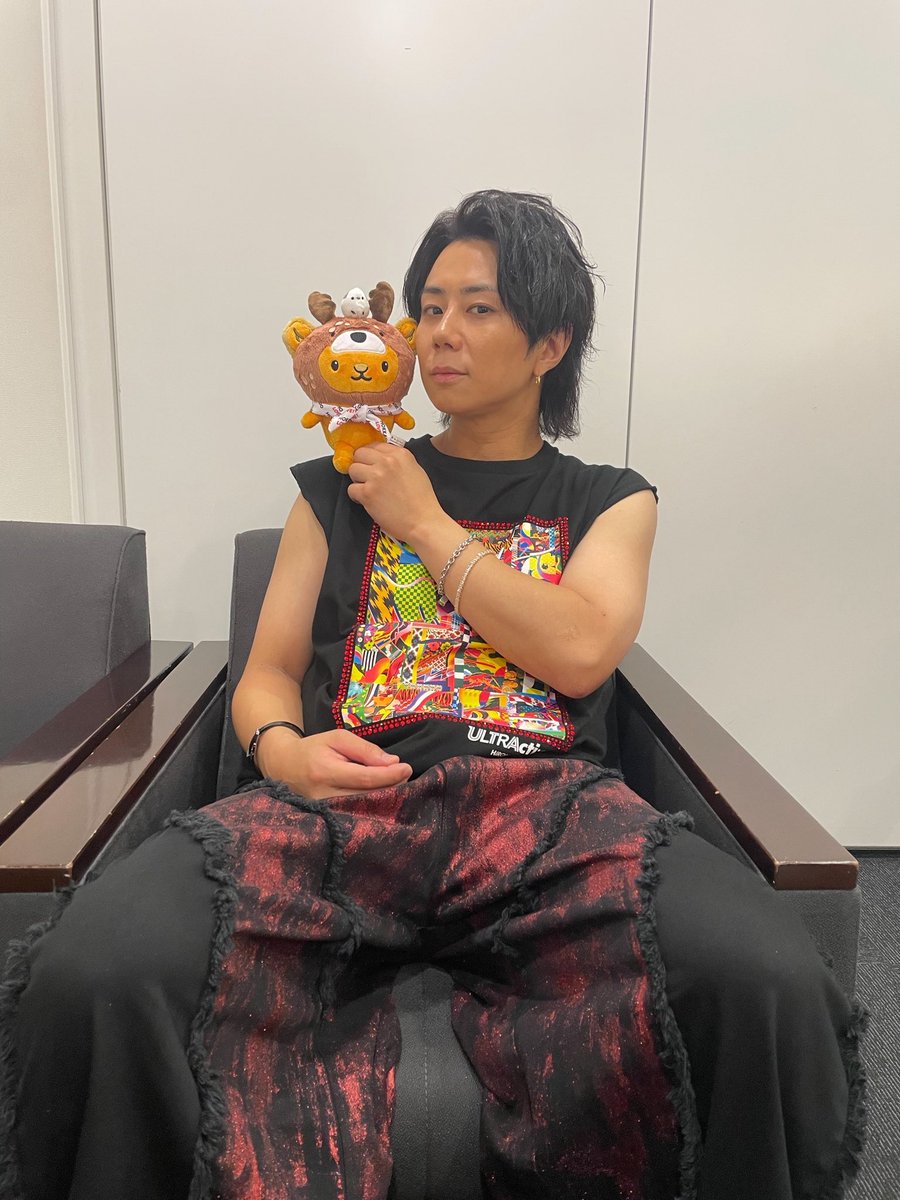 NANA1011330's tweet photo. 今は別々の道だけど共に15年歩み続けた歴史は変わらない🥺
50年100年経っても7人がそれぞれの形で歩み続けていけますように❤️🩵💜🧡🩷💛💚 https://t.co/8DrFGSu80e