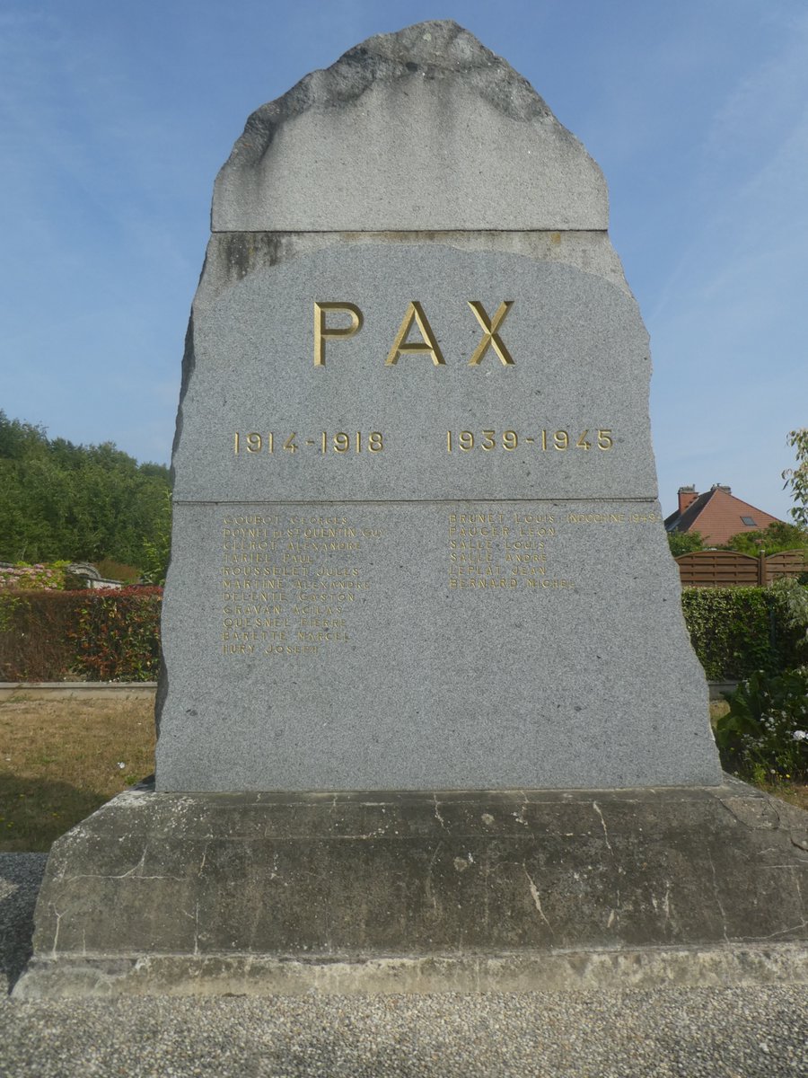 MDHDefense's tweet photo. Monument aux Morts de #GarcelleSecqueville, commune du #Castellet @Prefet14 - @MartineCONORD @1J1Poilu @laurentalbaret @LauVeyssiere @GustaveFortier @helurli @PriolG @FFGenealogie @rfgenealogie @Le_Chtimiste @simone2bovoir https://t.co/WdzPaFlSyY