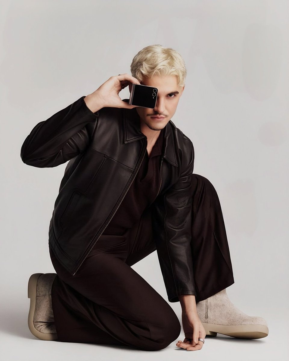 tristequeteamo's tweet photo. pouco se fala como esse photoshoot dele é lindo https://t.co/B6nkXvuOJi
