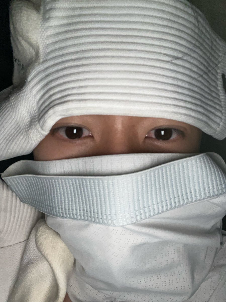 menfei68's tweet photo. 发张脚，男初的香白袜有没有想闻下的 #男初 #白袜 https://t.co/FFMGKhGag2