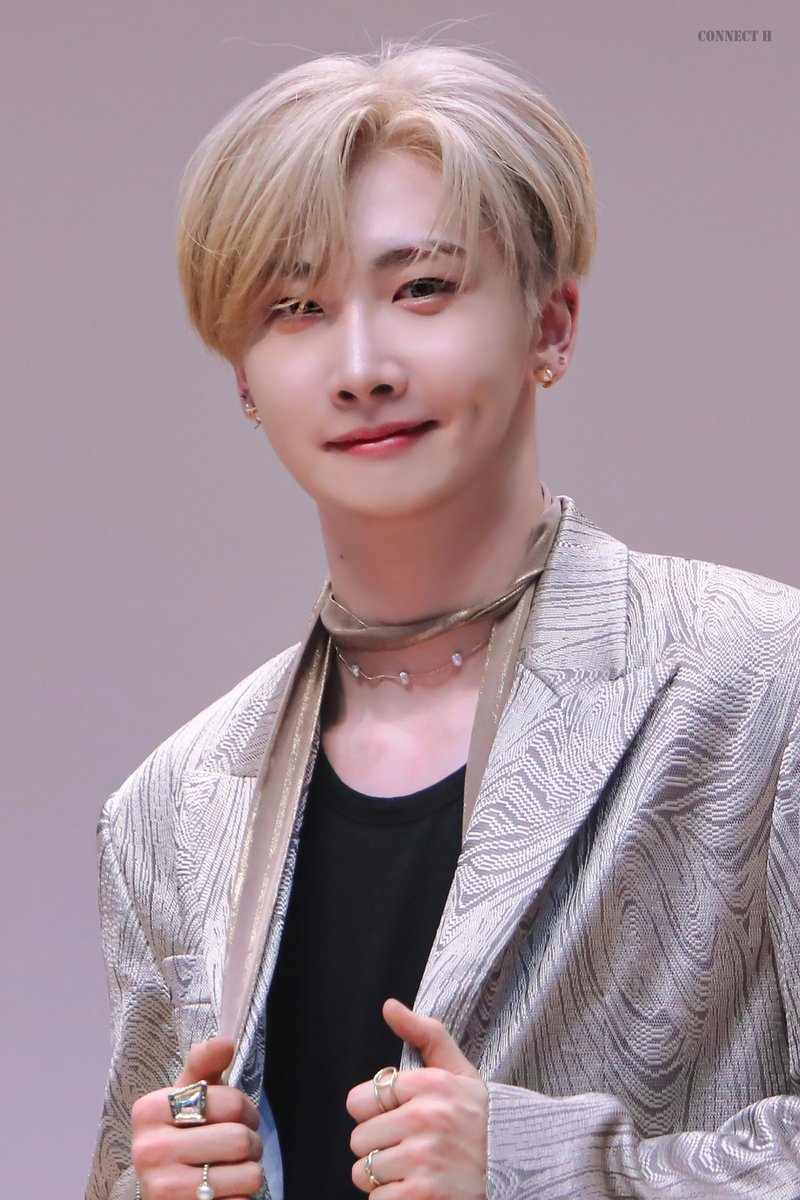 CONNECTH0810's tweet photo. 220507

#HAPPYHOYOUNGDAY 
#햇살_가득_호영아_생일축하해
#여름보다_빛나는_호영배
#호영 #배호영 #HOYOUNG #베리베리 #VERIVERY #VRVR
@by_verivery https://t.co/04dsOEV5gz