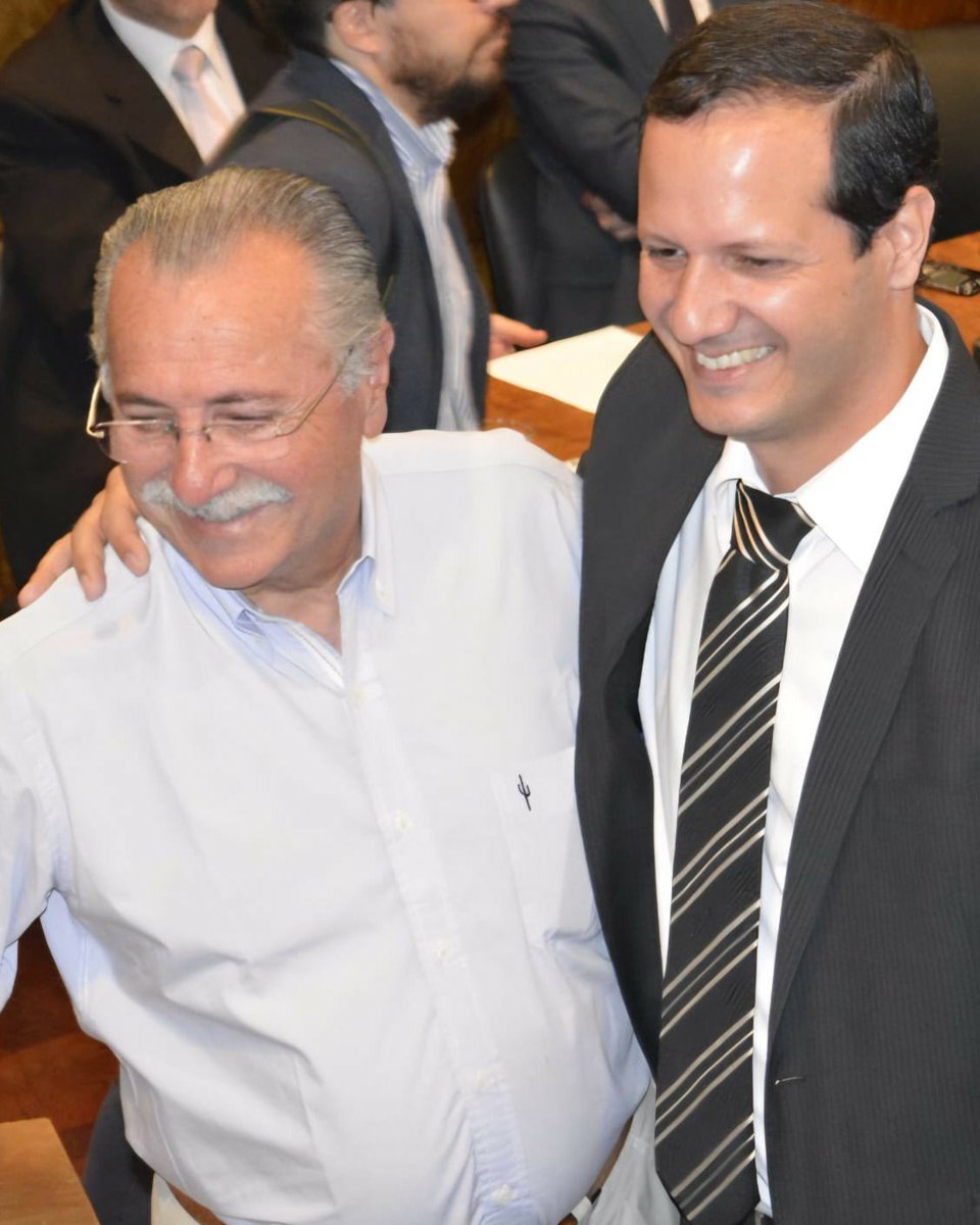 RamiroTrezza's tweet photo. Hoy me toca despedir a mi padre, Alberto Trezza, con un profundo dolor y una enorme tristeza. Dios quiso tenerlo a su lado.

Su partida deja un vacío inmenso en nuestra familia y en todos quienes tuvimos la dicha de compartir su vida. Despedimos a un gran hombre, cuya vida dejó una huella imborrable en nuestra familia y en todos aquellos que tuvieron la oportunidad de conocerlo y compartir parte de su camino.

Sus restos serán velados en Casa Lázaro Costa - Portela 461, Lomas de Zamora.

Premium (1º Piso)
10/08: 16:00 a 23:45 hs.
11/08: 08:00 a 11:30 hs.

La ceremonia de despedida será el 11/08 a las 11:30 hs., para luego ser trasladado al Cementerio de Lomas de Zamora.

Hasta siempre, papá. Que Dios te tenga a su lado y que descanses en paz.