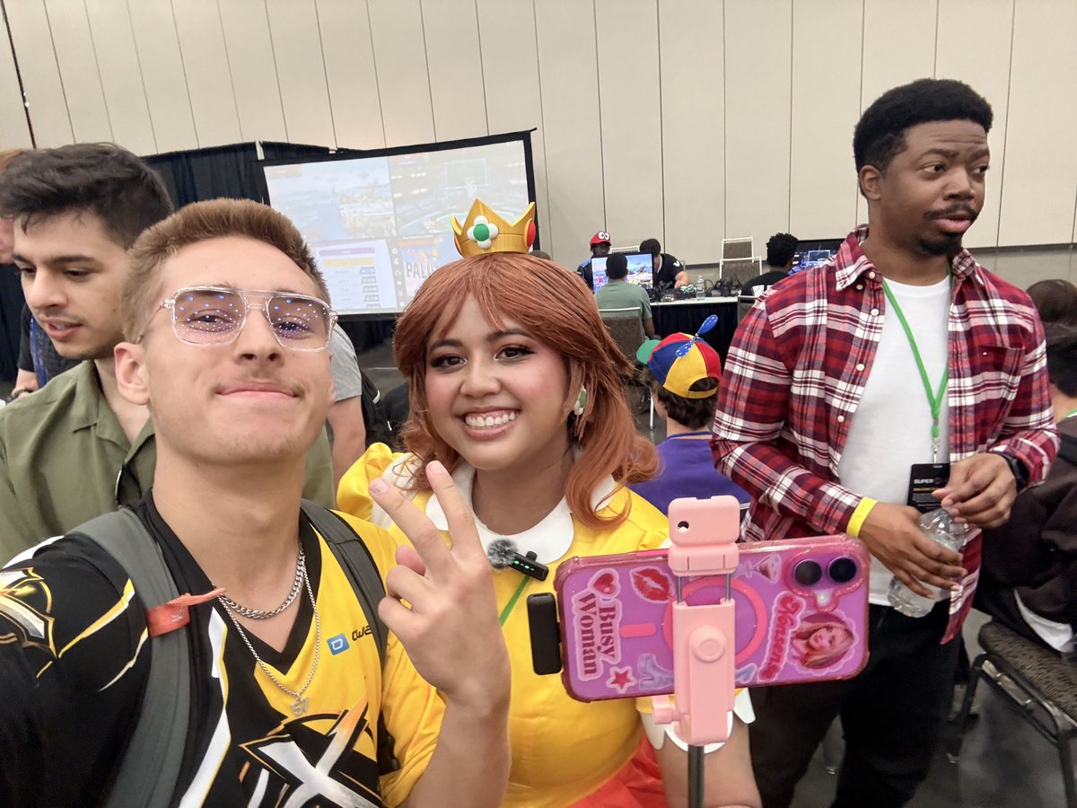 K_9ONE's tweet photo. @melabunni @SuperSmashCon Yayyyyyyy https://t.co/0CREb45HzV