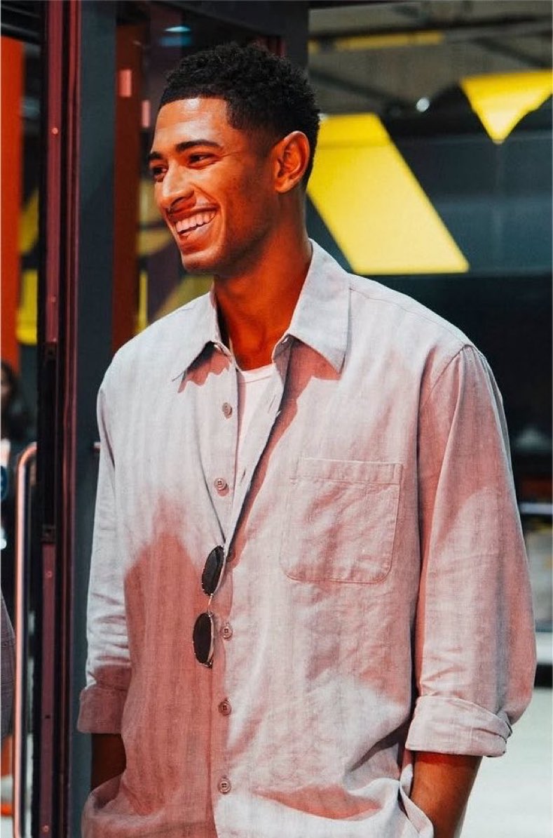 taylisajudian's tweet photo. Jude tem o sorriso mais LINDO DO UNIVERSOOOO PQP 😍😍 https://t.co/3ji60DaBUi