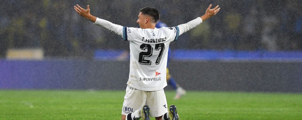 PasionFortinera's tweet photo. 👍🏽 Thiago Fernández, otra vez a préstamo

⚠️ El volante, que se fue libre de #Vélez en diciembre de 2025, está a un paso de continuar su carrera en el poderosísimo Levante de España.

➡️ Sin lugar en el Villarreal, disputó 16 PJ en el Oviedo, con el cual descendió a la segunda categoría.