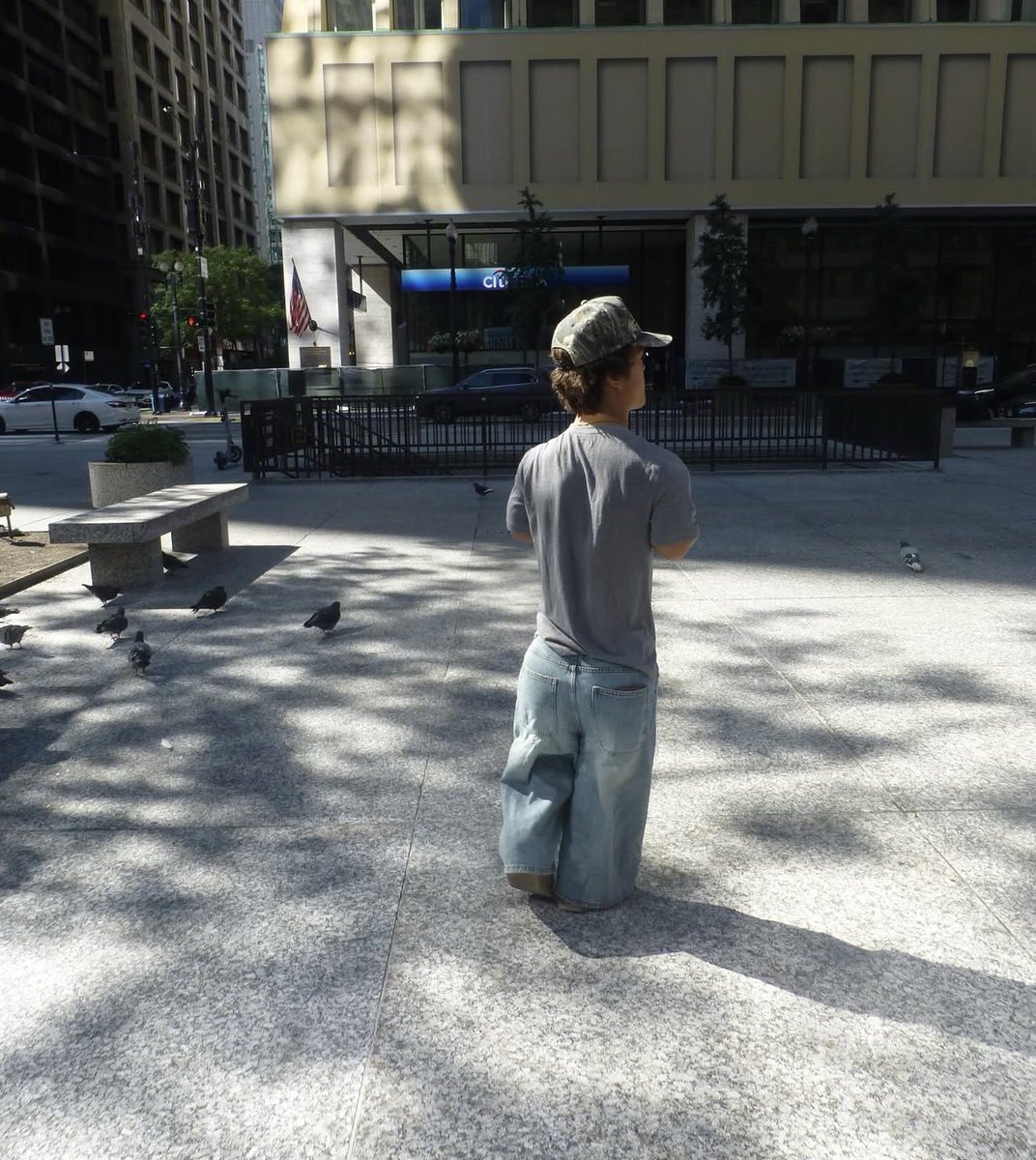 timsharter's tweet photo. Have been working on overcoming my insecurities and social anxiety through fashion lately, and feel really good about this fit from the weekend. #selfdox https://t.co/fFpZuiLk5v