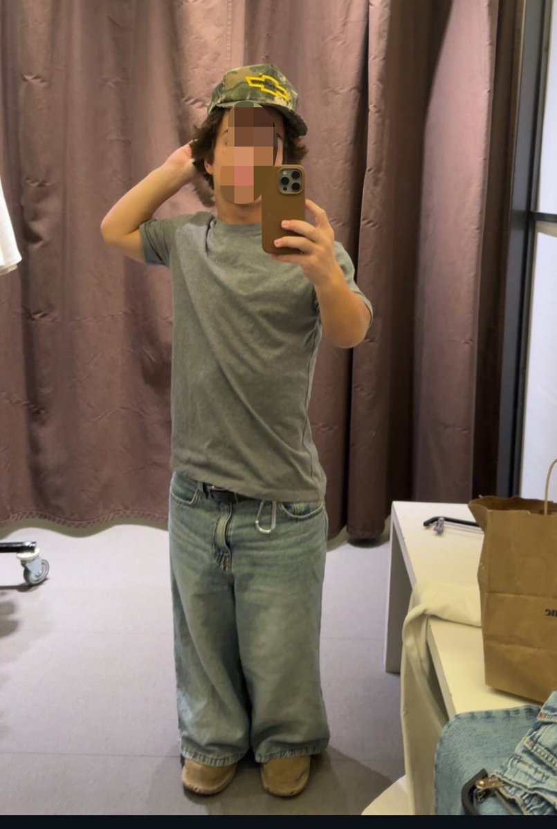 timsharter's tweet photo. Have been working on overcoming my insecurities and social anxiety through fashion lately, and feel really good about this fit from the weekend. #selfdox https://t.co/fFpZuiLk5v