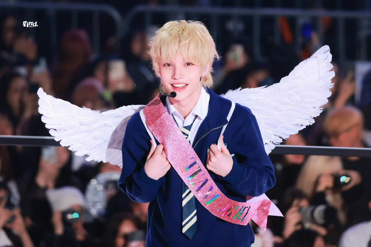 Xxxxxrjdn's tweet photo. 오늘 세상이 널 축하해, 내일은 네가 세상을 정복해. 

HAPPY 21ST DANIEL DAY 
#다니엘21살꿈이이루어지길 #ShineBrightDaniel21 https://t.co/a1HeltKKDb