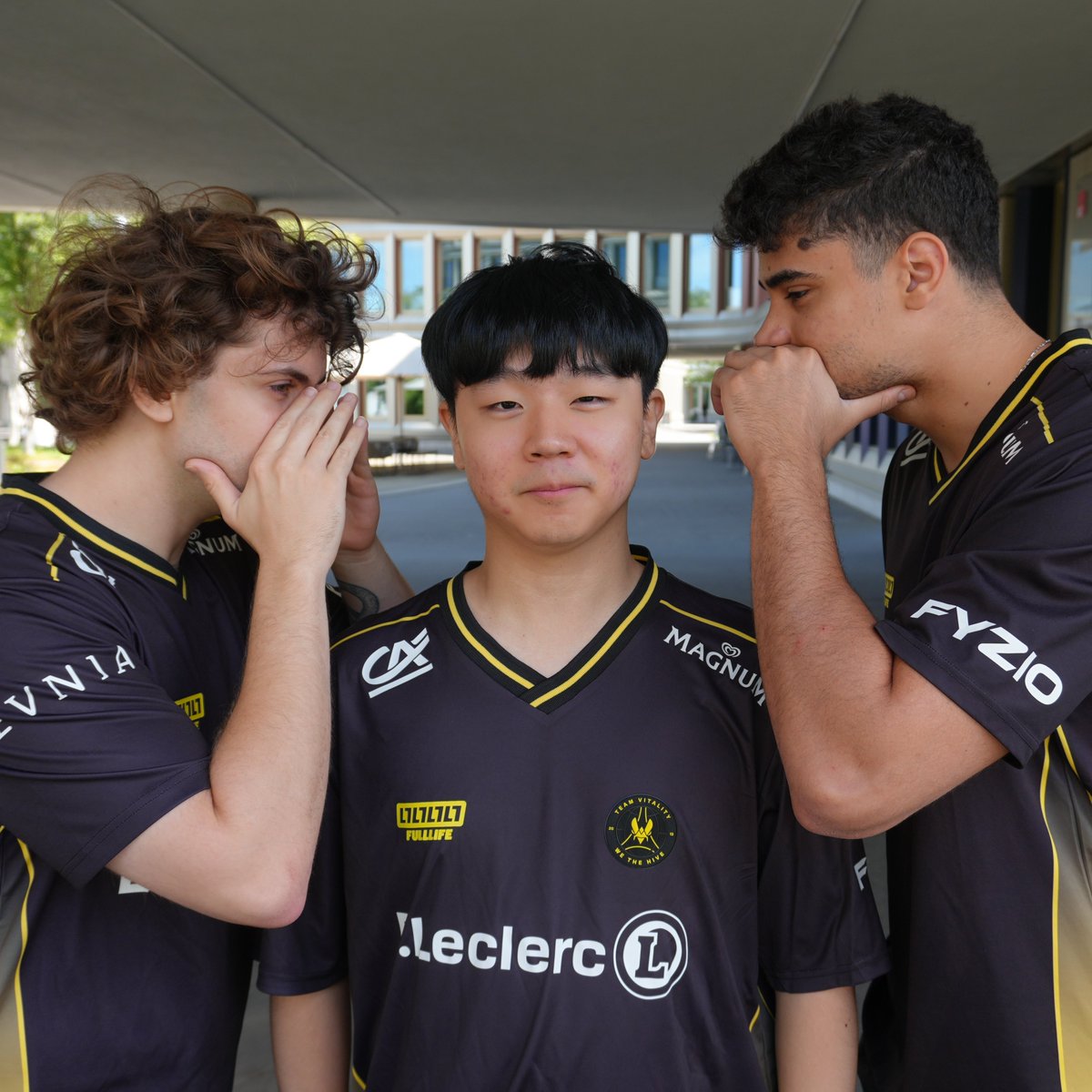TeamVitalityLOL's tweet photo. "we'll set up this fight for u, just win it ok?" https://t.co/3V9CgB3TK1