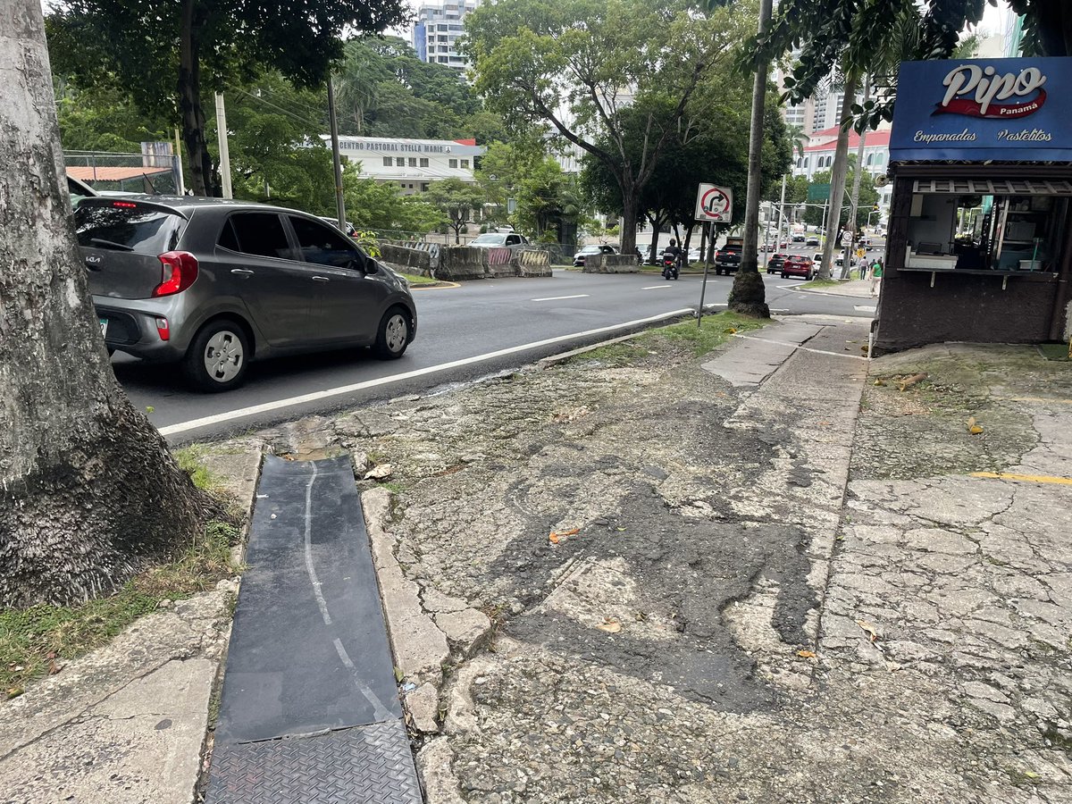 freddypitti's tweet photo. Alcalde @Mayer si usted y sus asesores se quedaron sin ideas sobre cómo invertir los fondos, pasen por la Federico Boyd a ver el abandono.

Cancelen los $15 millones de la Plaza de la Democracia y atiendan las verdaderas prioridades. 

La ciudad no aguanta más improvisación. https://t.co/U504pqmlE5