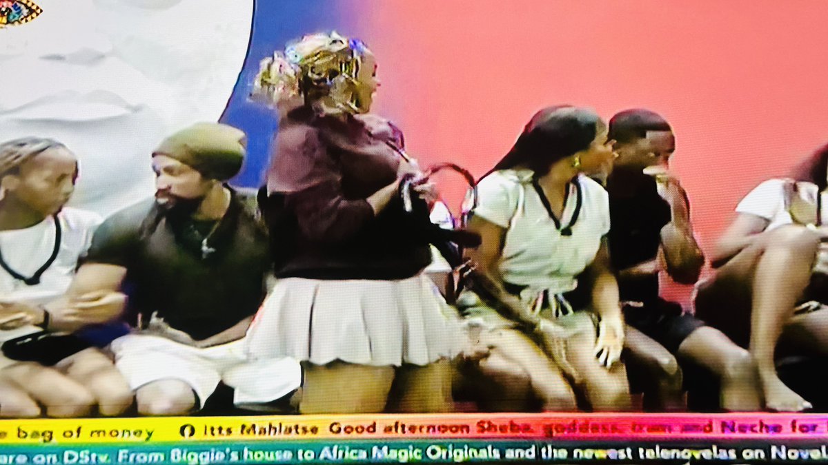 Finishher007's tweet photo. Go hard or Go home…
Congratulations 🍾🎈 to Neche

Your new Presido of Bigbrother house
#BBNaija #Neche #HOH https://t.co/wwMRSm7Kty