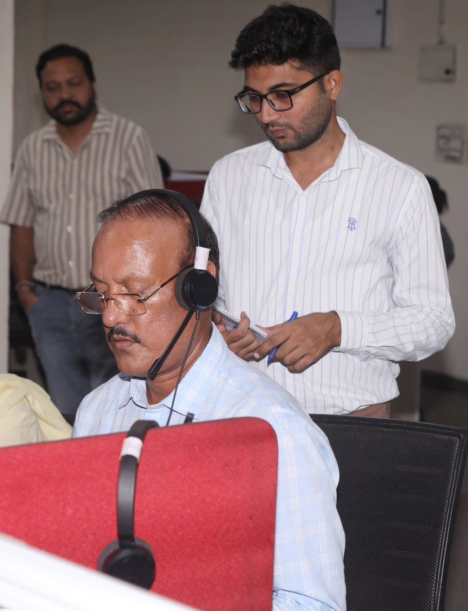 RajasthanRPG's tweet photo. अल्पसंख्यक मामलात एवं वक्फ विभाग के निदेशक मातादीन मीना ने 10.08.26 को सचिवालय स्थित राजस्थान संपर्क हेल्पलाइन(181) का निरीक्षण कर शिकायतों की समीक्षा की व परिवादियों से संवाद कर समयबद्ध और संतुष्टिप्रद निस्तारण के निर्देश दिए। @RajSampark  @DIPRRajasthan  @RajCMO @svoruganti1466 https://t.co/NBZFfbDvEf