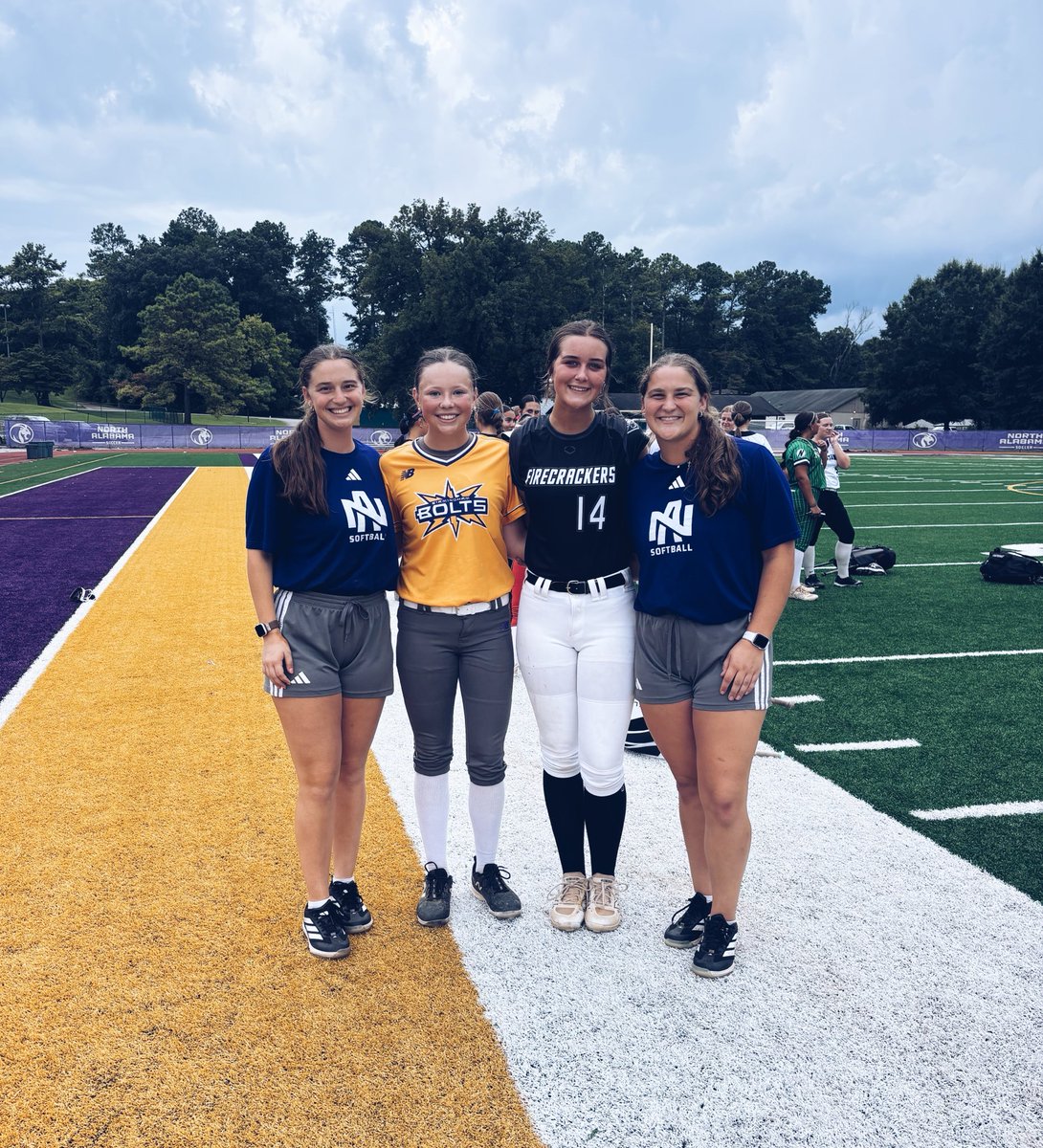 CChaney2029's tweet photo. Loved my time again on campus with the coaches and players at @UNASoftball this weekend! We battled the weather and made the best of it! Canโt wait to be back! Roar Lions! ๐ฆ๐๐ค
@Acozart44 @GregLarnerd @CoachHawkinsUNA @Bolts_2029
#BHMBoltsMade #boltsboom https://t.co/vwdJH4QsEO