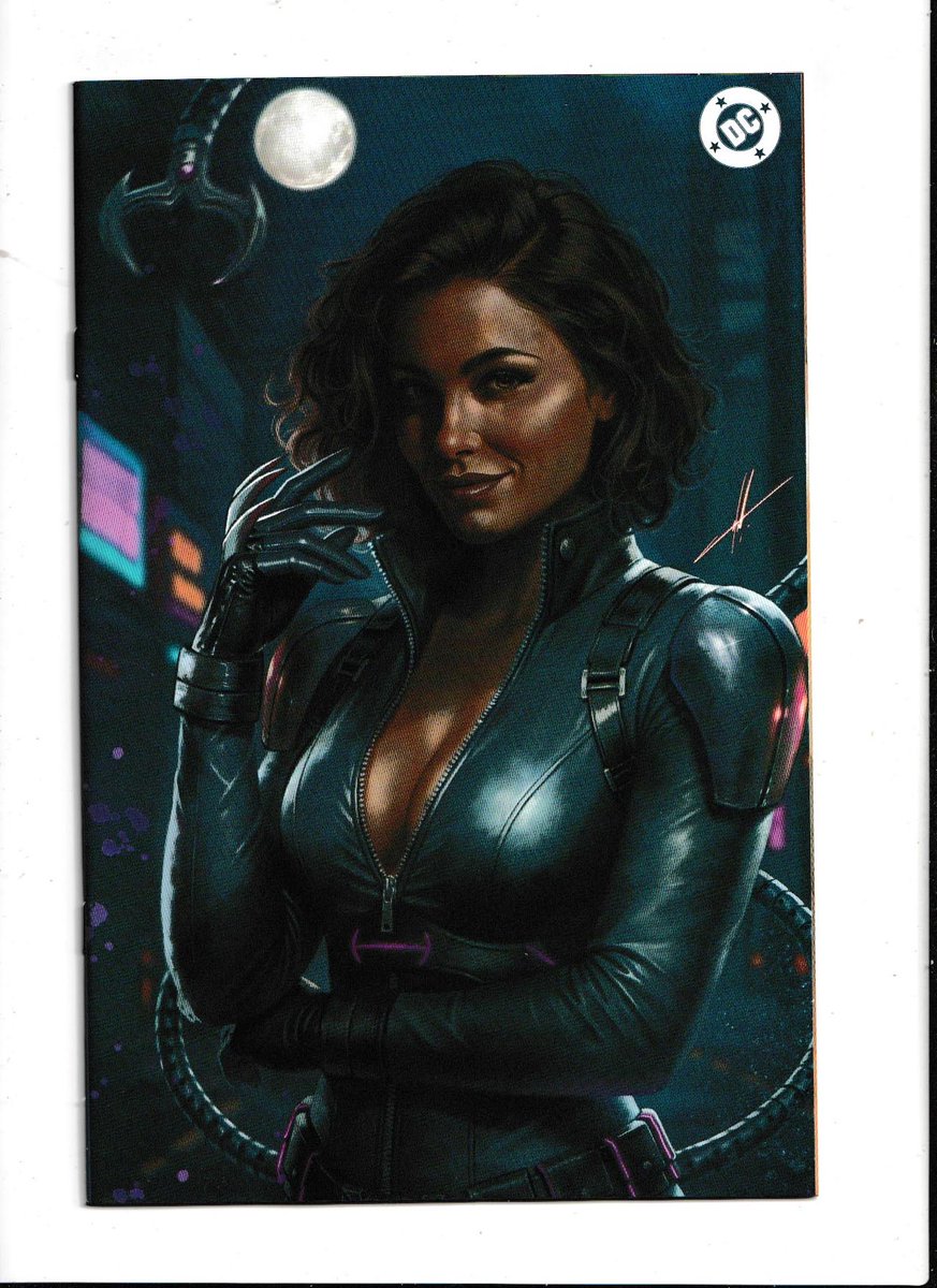 MakeMyComicRare's tweet photo. #AbsoluteCatwoman #1 (2026) #CarlaCohenVirginExclusiveVariant #SDCC2026, #ScottSnyder Writer, #CheGrayson Artist, 1st Appearances of The Cat Cave, Cassandra Cain, King Rupert & #HollyRobinson "The Yarn, Chapter One" #SelinaKyle has carved a good life for herself. Through her ingenuity and skills, she's become the greatest thief the world has ever known. With high-tech gear and weaponry, there's no place too secure for Catwoman. Selina has built this life for herself and thoroughly escaped Gotham. The comic book is in 9.8 Near Mint/Mint condition. Brand New & Never Read or Opened. All comics are shipped in a bag, back board, with a tracking number, and in a heavy duty Gemini Comic Flash Mailers. Key Comics Gemini Comic Flash Mailers help prevent damage to your comic books. https://t.co/Smka38Pyxs @rarecomicbooks Website Link In Bio Page If Applicable. SAVE ON SHIPPING COST - NOW AVAILABLE FOR LOCAL PICK UP IN DELTONA, FLORIDA #DCComics #DCU #DCUniverse #KeyIssue #KeyComics #FirstAppearances #1stAppearance #RareComicBooks #KeyComics #RareComics #Action #Adventure #Superheroes #ClassicComics #VintageComicBooks #OldComics #Milestone #MileStoneComics