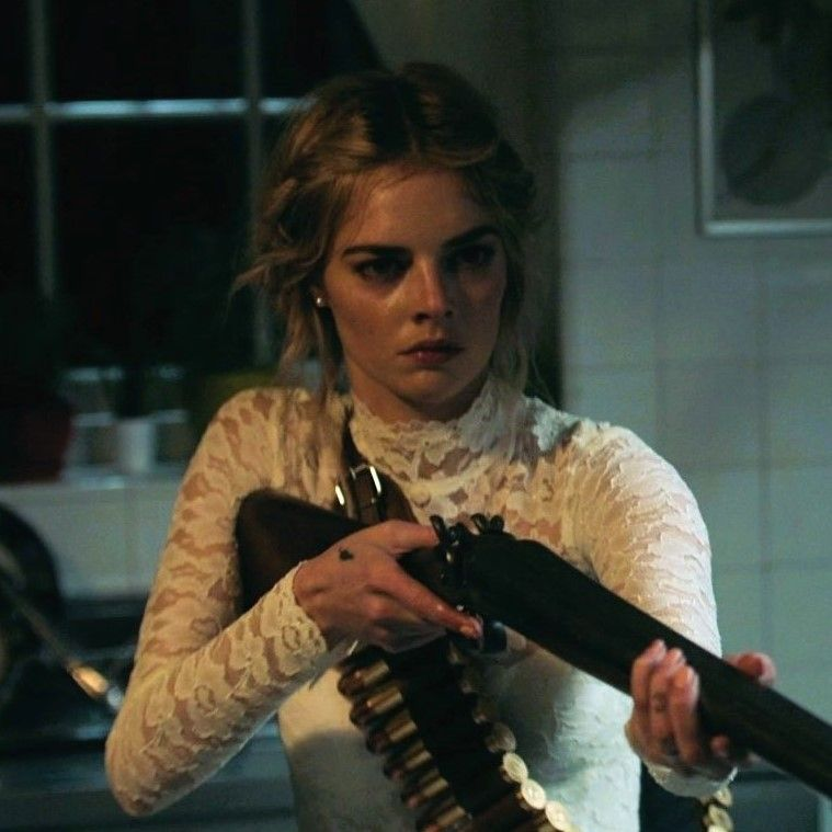 scemmas's tweet photo. samara weaving as emma frost https://t.co/X21qpRfN4b
