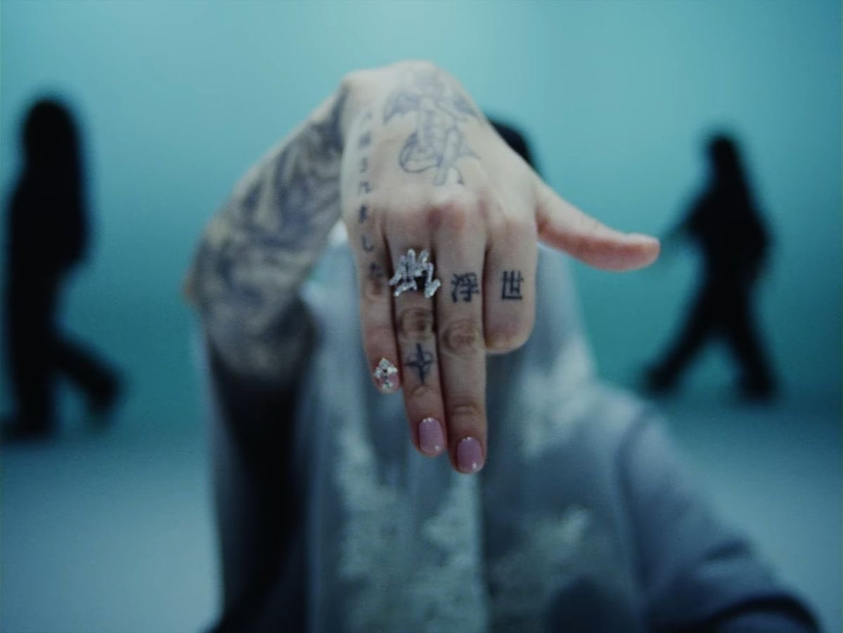 finelinekelsy's tweet photo. HANDS. HANDS. HANDS. I REPEAT HANDS. https://t.co/9C6l8bgwAC