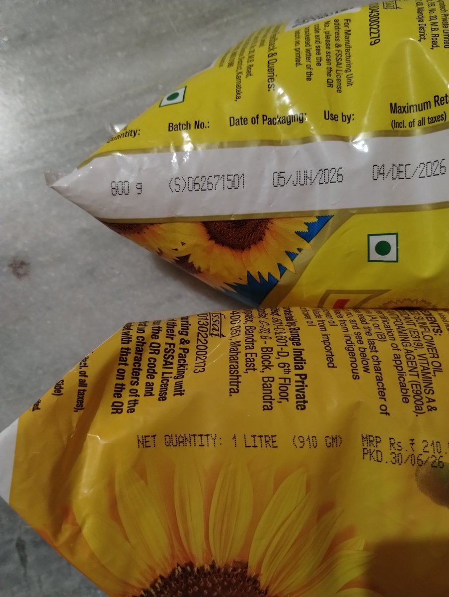 ramyakantap's tweet photo. @JioMart @JioMart_Support 

Ordered 1L oil. Received 800g pouches from 2 different companies (one actual ~910g, other clearly 800g).

Raised complaint with clear brand + quantity photos. Ticket closed claiming “brand not visible” — completely false. https://t.co/mVnC0ht4fQ