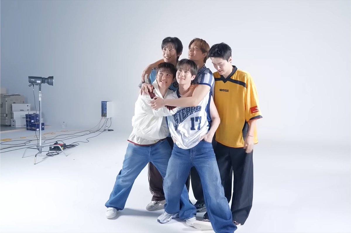 snowglareee's tweet photo. as kyungsoo said, they are my family.. https://t.co/7WlV70kFlh